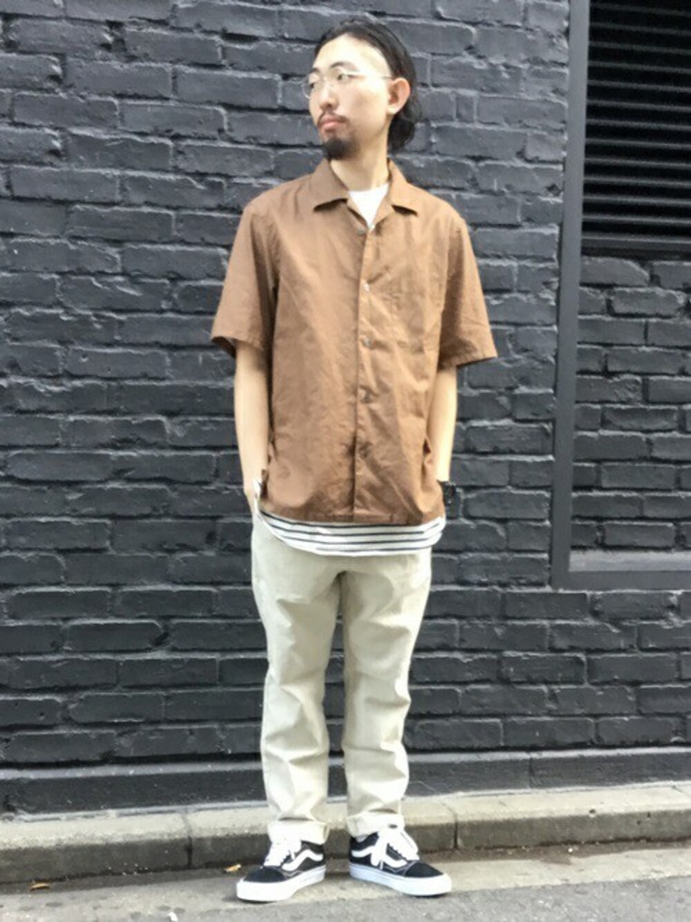 「シップス、SHIPS、イージーパンツ、夏コーデ、SHIPS JET BLUE、綿麻、オープンカラーシャツ、フェイクレイヤード、シップスジェットブルー」｜「SHIPS JET BLUEのSHIPS JET BLUE: コットンリネン オープンカラーシャツ（シャツ/ブラウス、イエロー系）」を使った、佐藤さん（メンズ・172cm）の夏コーディネートの1枚目の写真
