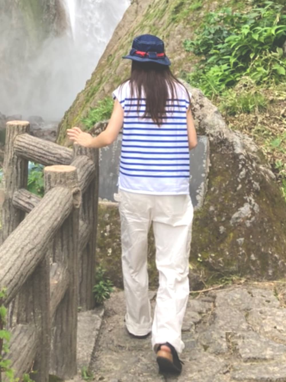 「休日スタイル、カジュアルコーデ、バケットハット、ミラノ、ゆるコーデ、ootd」｜「ORCIVALのORCIVAL/オーシバル/french sailor border no sleeve cut&sewn/フレンチセーラーボーダーノースリーブカットソー（Tシャツ/カットソー、ホワイト系）」を使った、ミミさん（レディース・163cm）の夏コーディネートの1枚目の写真