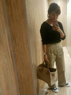 「UNIQLO（ユニクロ）のアイテム（Tシャツ/カットソー、ブラック系）」を使った、ayukaさん（レディース・155cm）の秋コーディネート