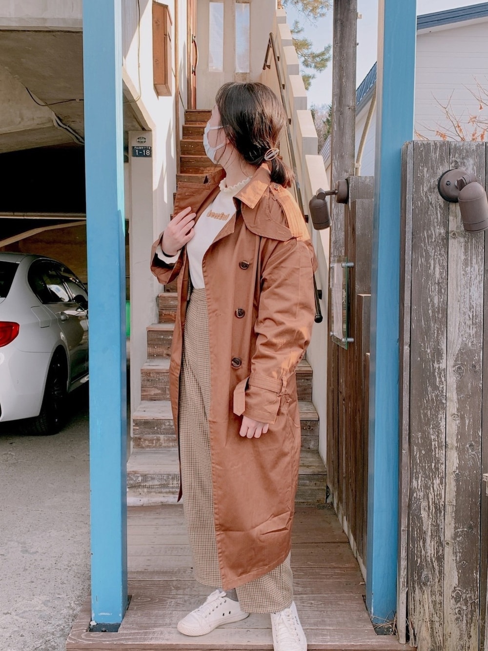 「Ifuruのオーバーサイズトレンチコート（トレンチコート、ブラウン系）」を使った、cmanさん（レディース・167cm）の春コーディネートの1枚目の写真