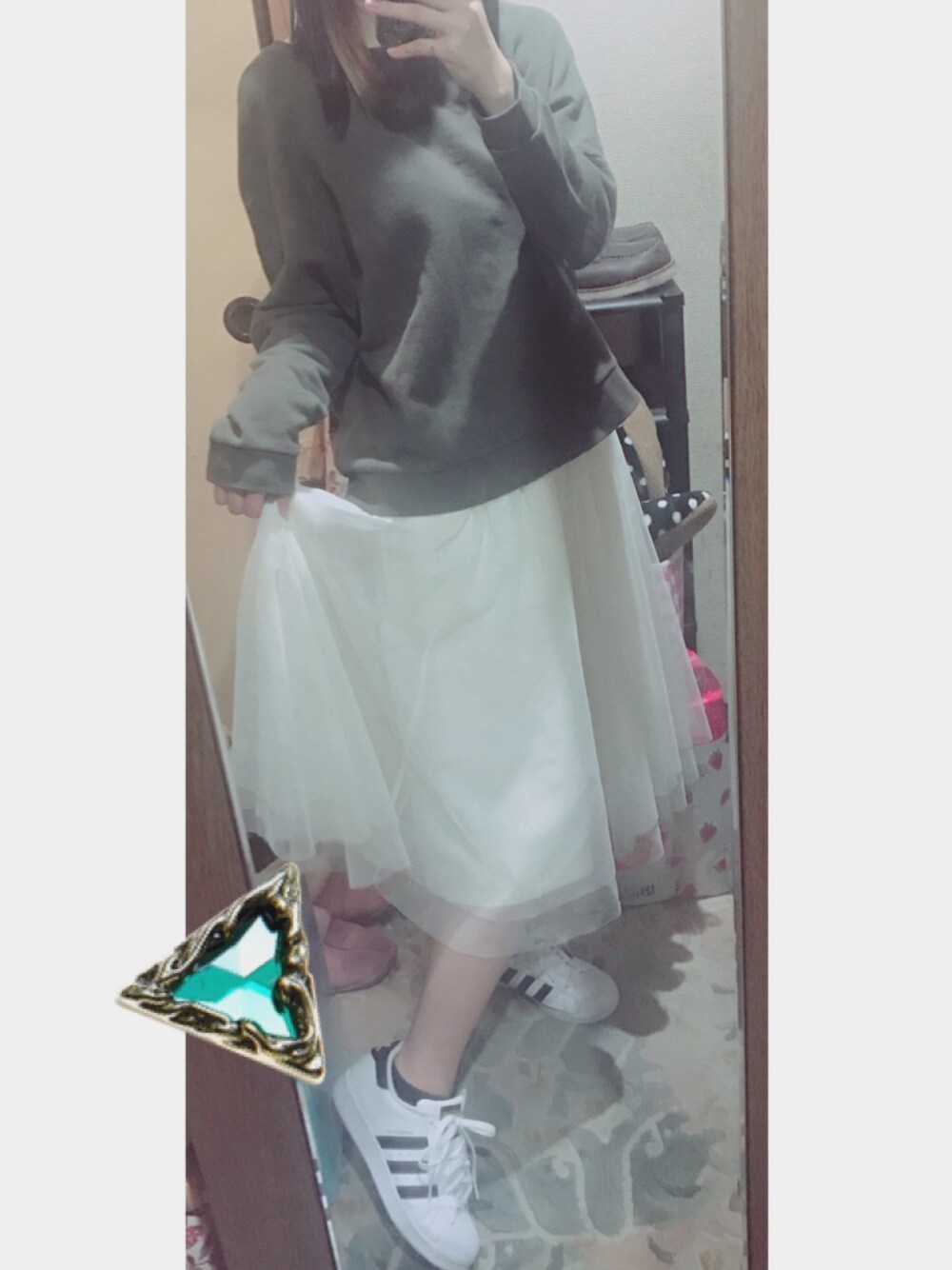 「カジュアル、シンプル、プチプラ、春、チュールスカート、スウェット、スニーカー、カーキ、moussy、adidas」｜「MOUSSYのアイテム（スウェット、グリーン系）」を使った、ma❤︎さん（レディース・154cm）の春コーディネートの1枚目の写真