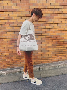 「オフホワイト」｜「アイテム（アナログ腕時計）」を使った、じん【学生】さん（メンズ・178cm）の夏コーディネート