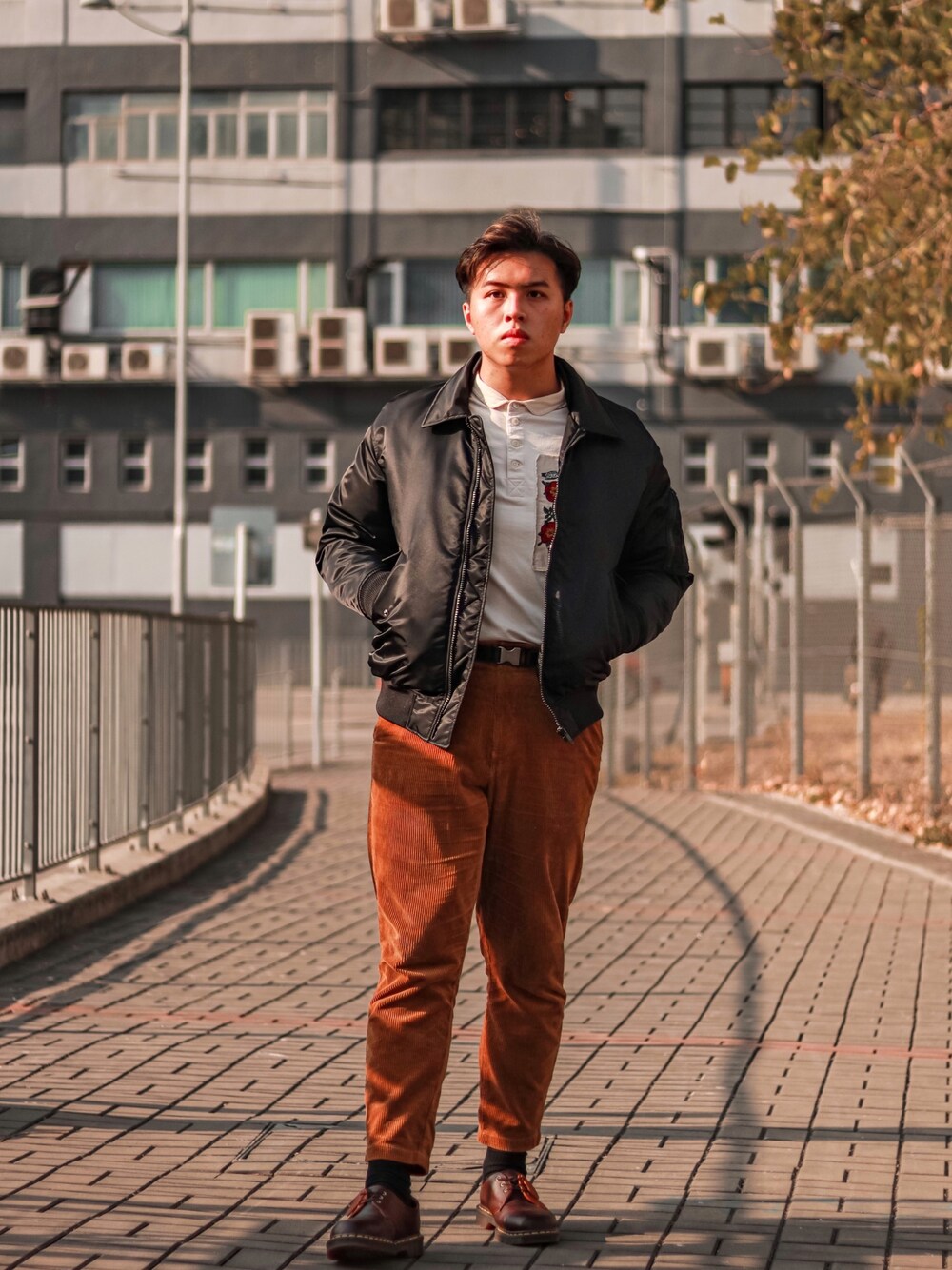 「UNIQLO、UNIQLO+J、ootd、ootdhk、街頭穿搭、復古、KENT&CURWEN、Dr.Martens、ZARA、JILSANDER」｜「UNIQLOのアイテム（ブルゾン、ブラック系）」を使った、davidchengdcさん（メンズ・181cm）の冬コーディネートの1枚目の写真