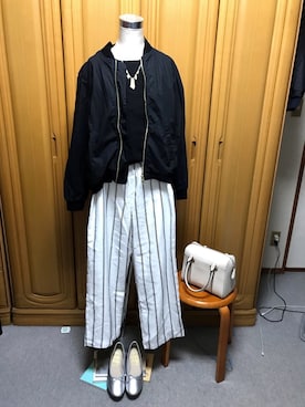 「Hug Mug.（ハグマグ）のアイテム（MA-1）」を使った、tomoさん（レディース・162cm）の春コーディネート