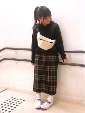 「Heather（ヘザー）のアイテム（ボディバッグ/ウエストポーチ）」を使った、RYOさん（レディース・153cm）の秋コーディネート