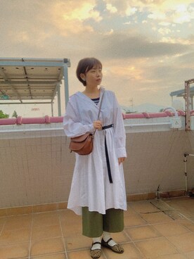 「GU（ジーユー）のアイテム（シャツワンピース、ホワイト系）」を使った、KoeyCさん（レディース・165cm）の秋コーディネート