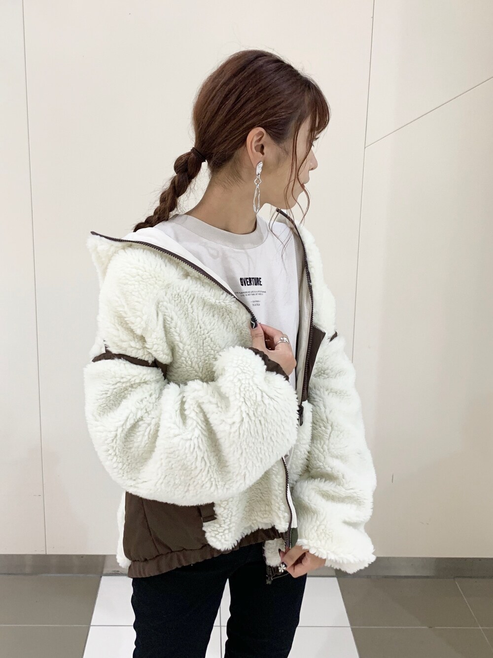 「ボアブルゾン、アウター、ラブアンドピース2020」｜「PAGEBOYのボアリバーシブルフードブルゾン（ブルゾン、ベージュ系）」を使った、ゆきほさん（レディース・158cm）の秋コーディネートの1枚目の写真