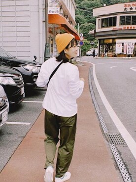 「GU（ジーユー）のアイテム（その他パンツ、グリーン系）」を使った、izuさん（レディース・167cm）の秋コーディネート