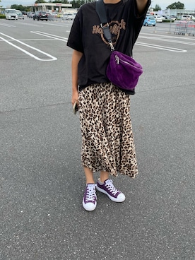 「Hard Rock Cafe（ハードロックカフェ）のアイテム（Tシャツ/カットソー、ブラック系）」を使った、izuさん（レディース・167cm）の秋コーディネート