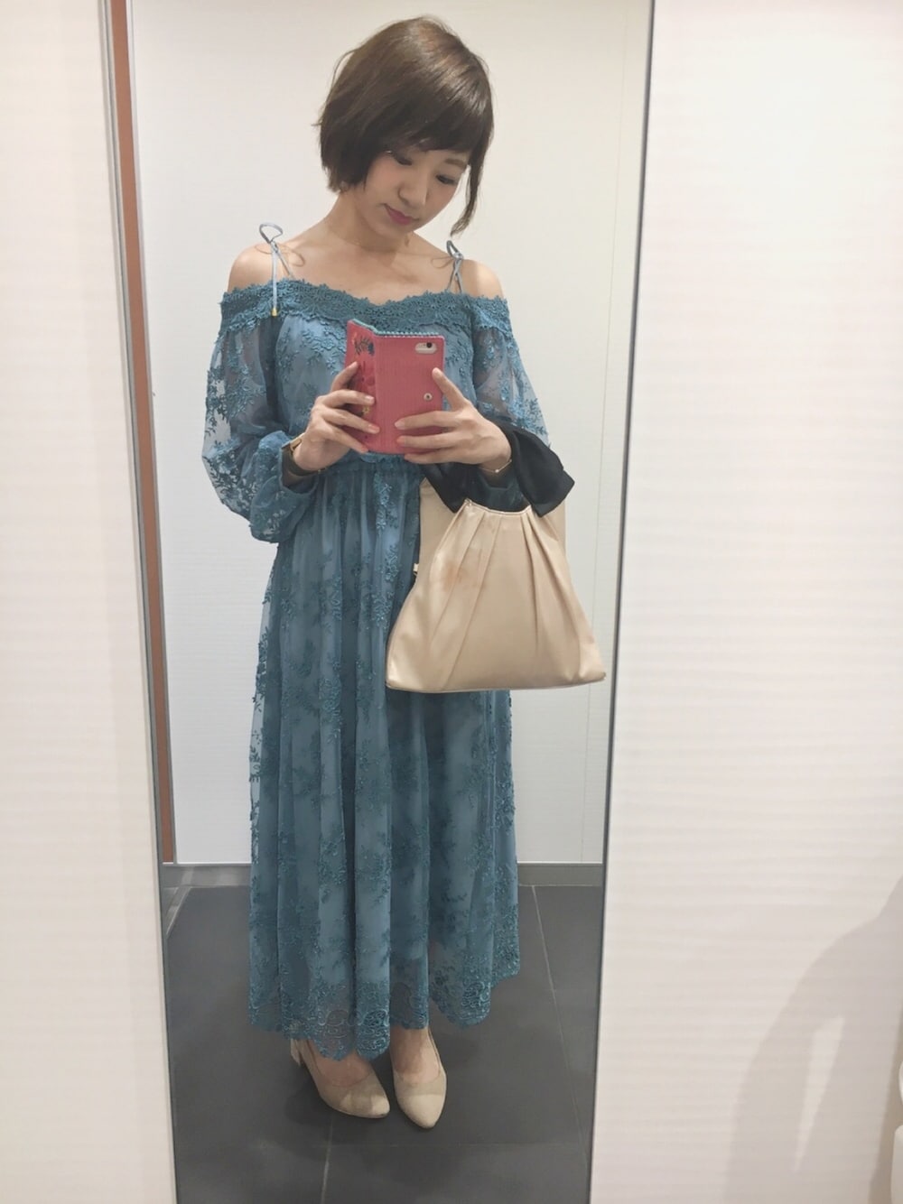 「ワンピース、オフショル、リリーブラウン、Lily Brown、ブルー、夏コーデ、結婚式二次会スタイル、結婚式 ワンピース、結婚式、刺繍」｜「LILY BROWNのレースオフショルワンピース（ワンピース、ブルー系）」を使った、ａさん（レディース・163cm）の夏コーディネートの1枚目の写真