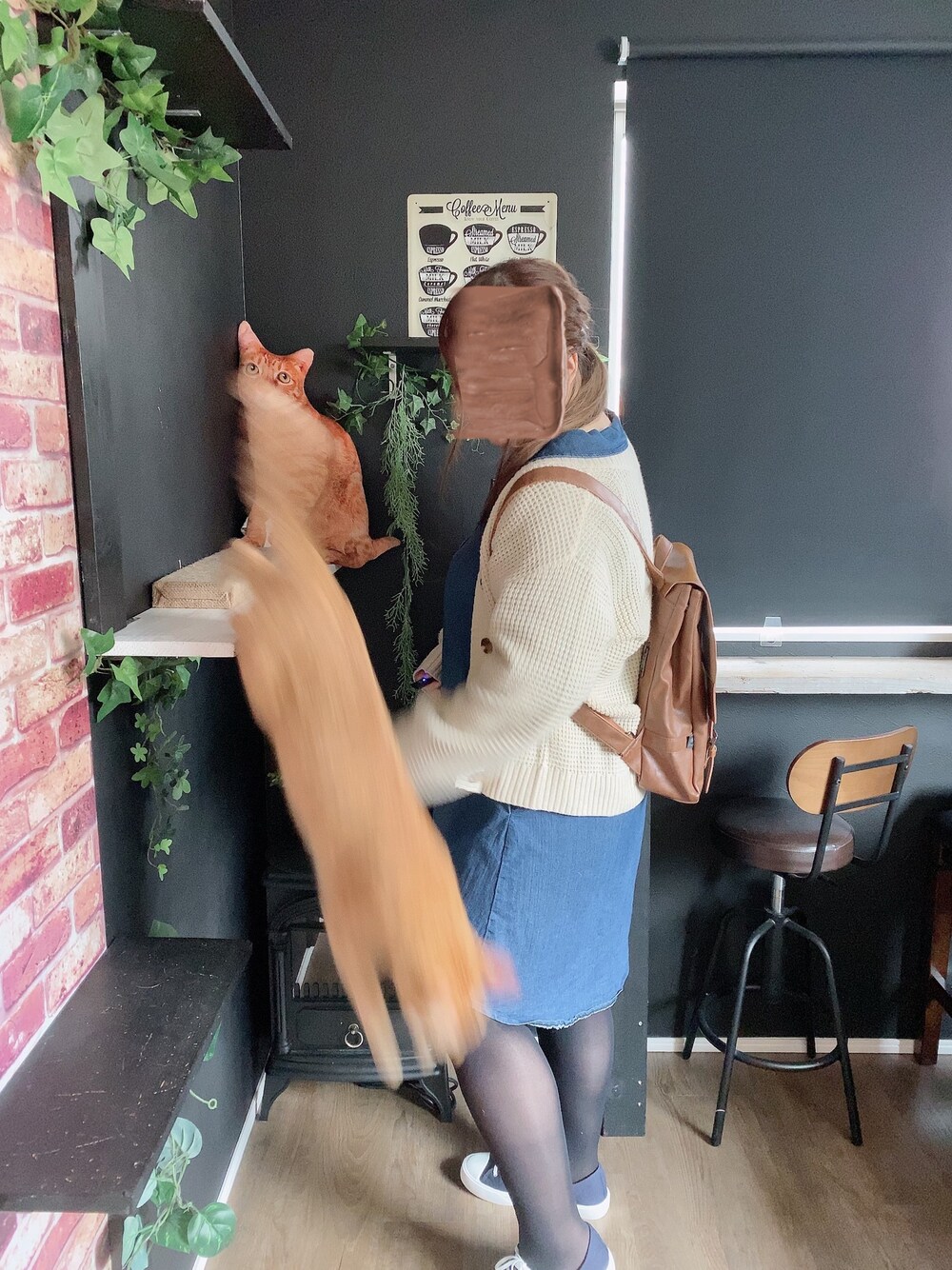 「ゆるだぼ、でぶだぼ、ぽっちゃり、ぽっちゃりコーデ、デニムワンピース、ニットカーディガン」｜「あぴのアイテム（その他、オレンジ系）」を使った、mayumoさん（レディース・168cm）の秋コーディネートの1枚目の写真