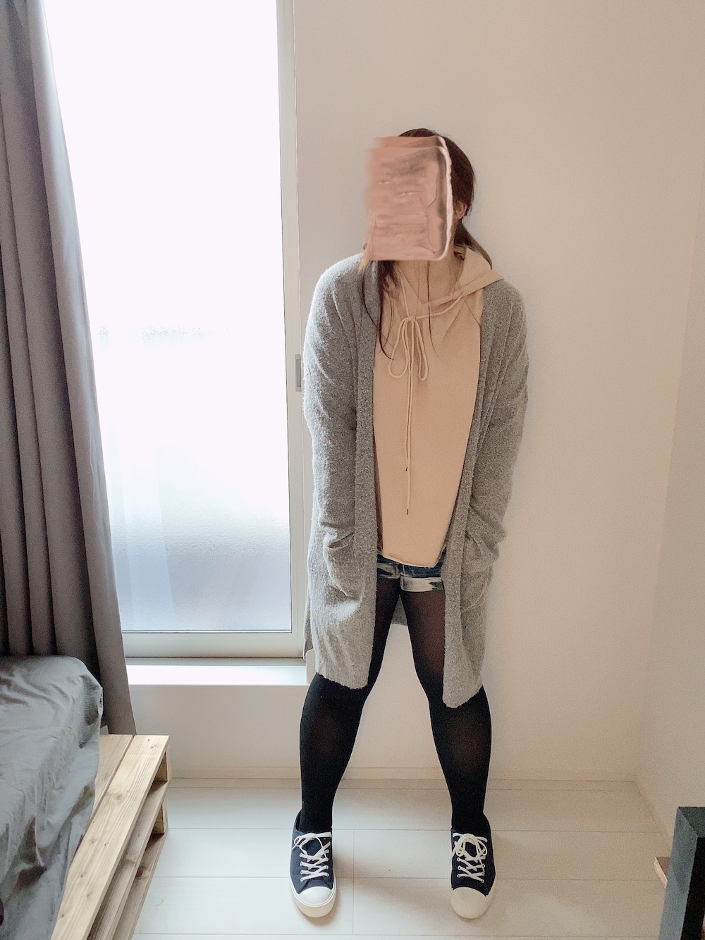 「プチプラ、ゆるだぼ、でぶだぼ、ぽっちゃり、ぽっちゃりコーデ、パーカー、ショートパンツ、タイツ」｜「minanaのアイテム（パーカー、ベージュ系）」を使った、mayumoさん（レディース・168cm）の秋コーディネートの1枚目の写真