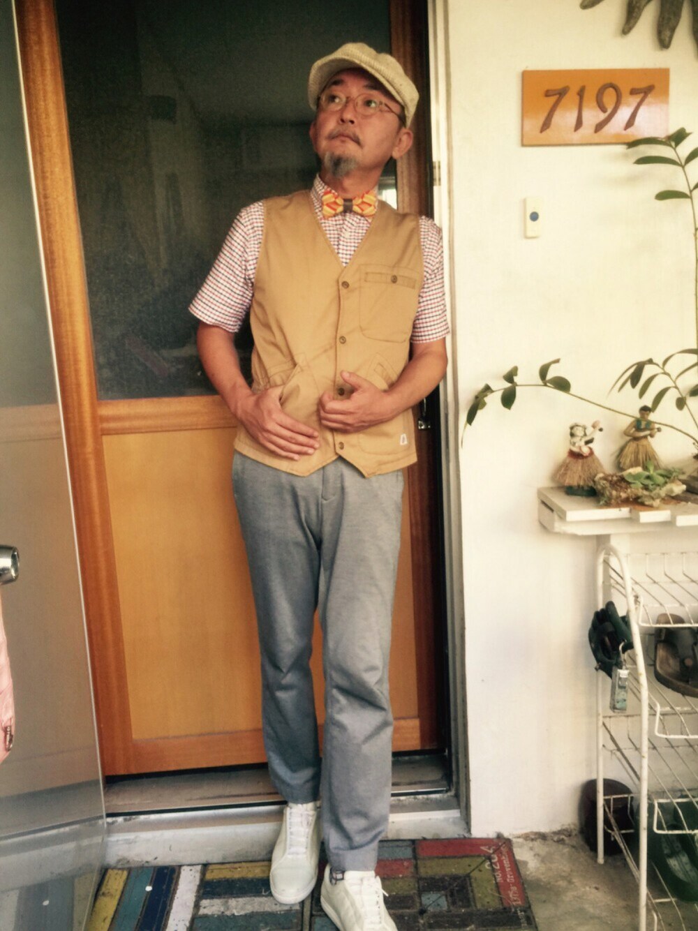 「CAP、vest、BOWTIE、Gentleman、middle age」｜「作家さんオリジナルのアイテム（蝶ネクタイ、オレンジ系）」を使った、mac0cciさん（メンズ・169cm）の秋コーディネートの1枚目の写真