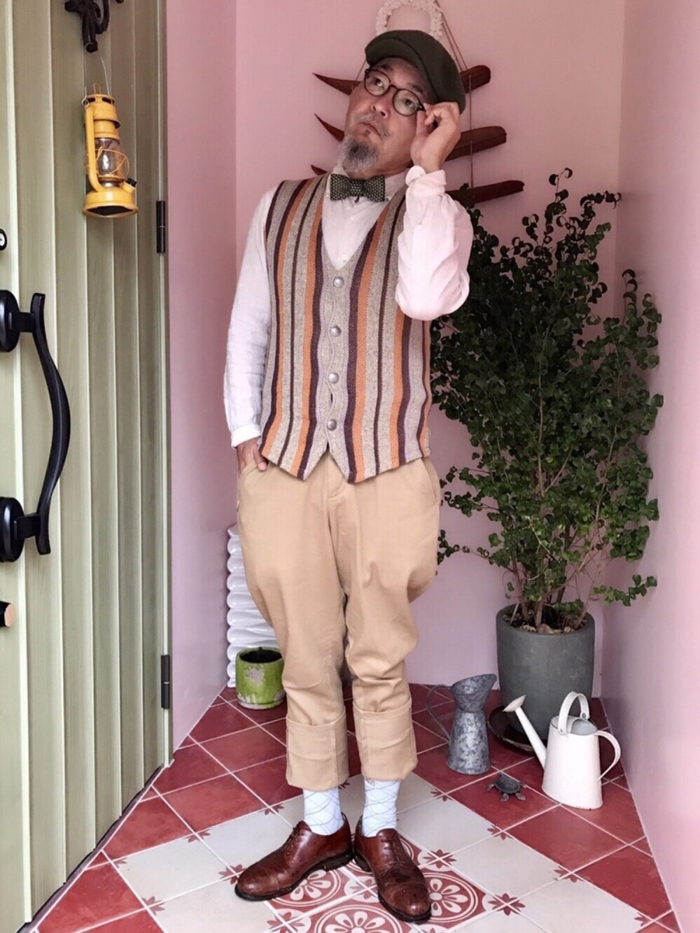 「huntingcap、vest、1940S、Gentleman、middle age、BOWTIE、ニッカポッカ」｜「Cricketのアイテム（ハンチング/ベレー帽、グリーン系）」を使った、mac0cciさん（メンズ・169cm）の春コーディネートの1枚目の写真