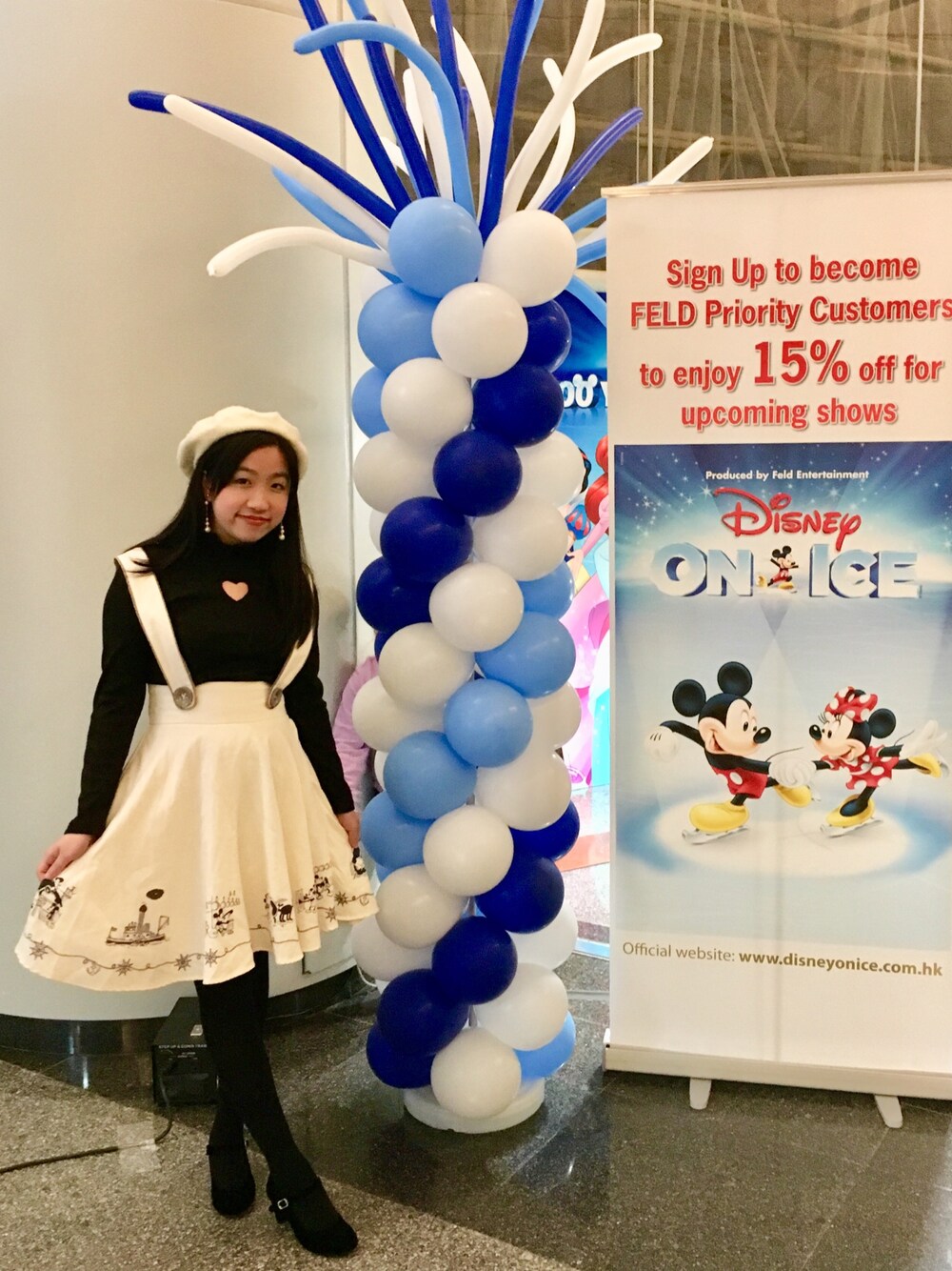 「disney、secret honey、steamboat willie、ベレー帽、GU、black and white、axes femme、ootd、冬、今日の服」｜「GUのアイテム（ピアス（両耳用）、ホワイト系）」を使った、Phoebe Leeさん（レディース・153cm）の冬コーディネートの1枚目の写真