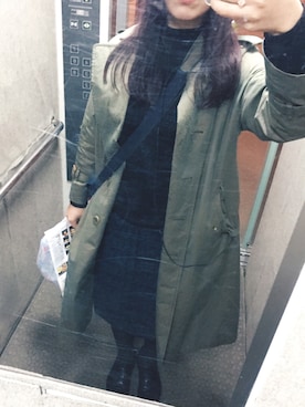 「アイテム（トレンチコート、グリーン系）」を使った、おもちさん（レディース・160cm）の冬コーディネート