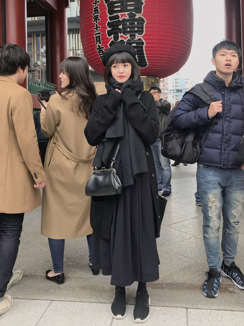 「Damir Doma、black、winter、Japan、kyoto、travel、ootd、ootdfashion、ootdtw」｜「DAMIR DOMAのアイテム（ジャケット/アウター、ブラック系）」を使った、木 易 楊さん（レディース・169cm）の秋コーディネートの1枚目の写真