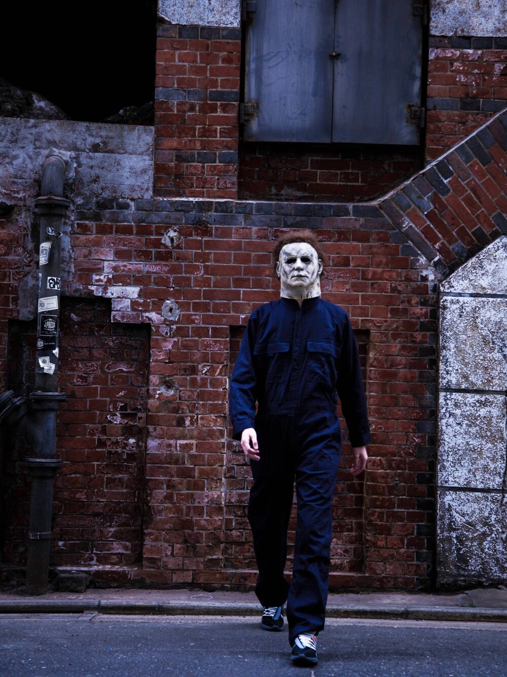 「ハロウィン、ブギーマン、BOOGEYMAN、つなぎ、TSUNAGI、NIKE、ダーク」｜「BOOGEYMANのアイテム（つなぎ/オールインワン、ブルー系）」を使った、ブギーマンさん（メンズ・188cm）の春コーディネートの1枚目の写真