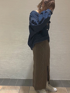 「秋のブラウンスタイル」｜「アイテム（デニムジャケット）」を使った、arisa okitaさん（レディース・161cm）の秋コーディネート