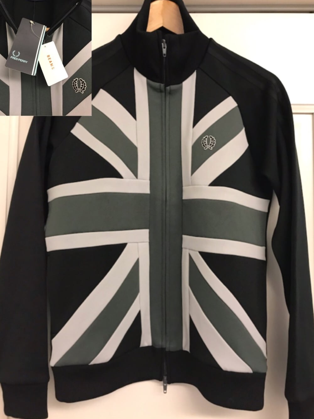 「FRED PERRY、BEAMS、トラックジャケット、ユニオンジャック」｜「FRED PERRYのアイテム（その他アウター、ブラック系）」を使った、ちゃぴこさん（レディース・156cm）の春コーディネートの1枚目の写真