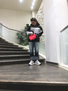 「ネオンカラー」｜「アイテム（ナイロンジャケット）」を使った、Hanakaさん（レディース・161cm）の春コーディネート