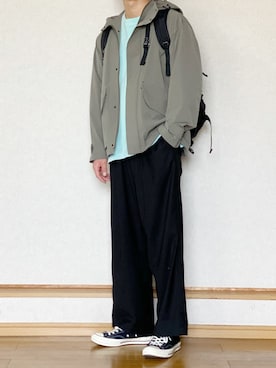 「ADAM ET ROPE'（アダムエロペ）のアイテム（マウンテンパーカー）」を使った、ざっきーさん（メンズ・178cm）の春コーディネート