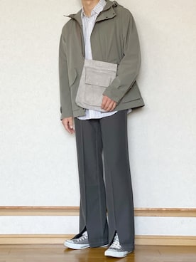 「ADAM ET ROPE'（アダムエロペ）のアイテム（マウンテンパーカー）」を使った、ざっきーさん（メンズ・178cm）の春コーディネート