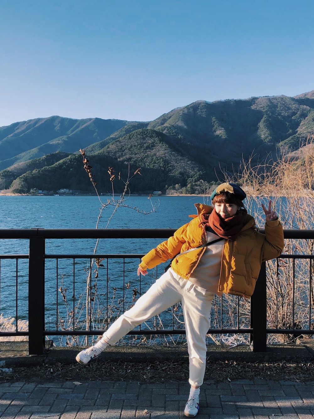 「travel、traveloutfit、Grass's、MyJourney、旅行、kawaguchiko」｜「Handmadeのアイテム（キャップ、その他）」を使った、草子さん（レディース・160cm）の冬コーディネートの1枚目の写真
