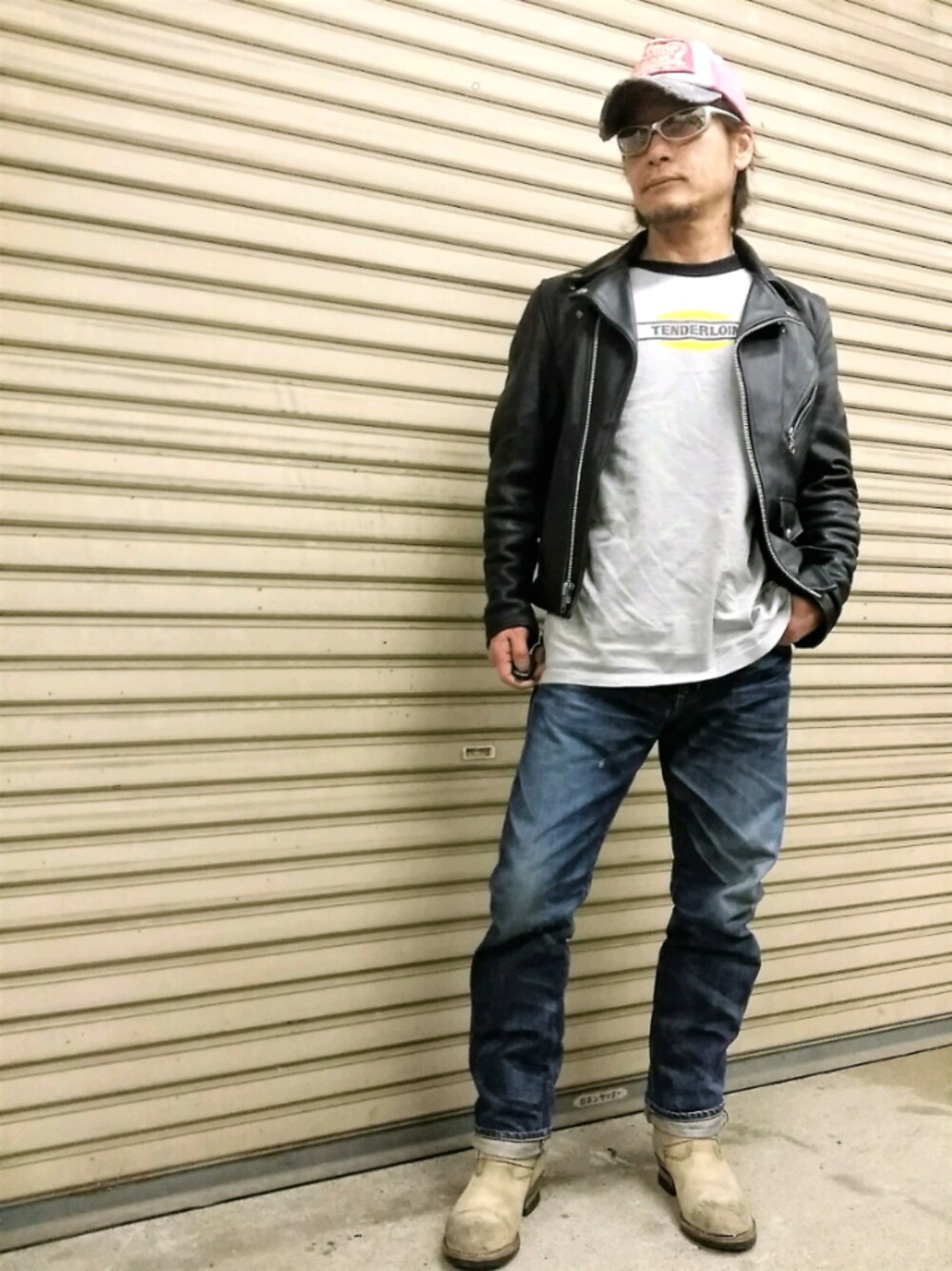 TENDERLOINのTシャツ/カットソー（グレー系）を使った人気ファッション