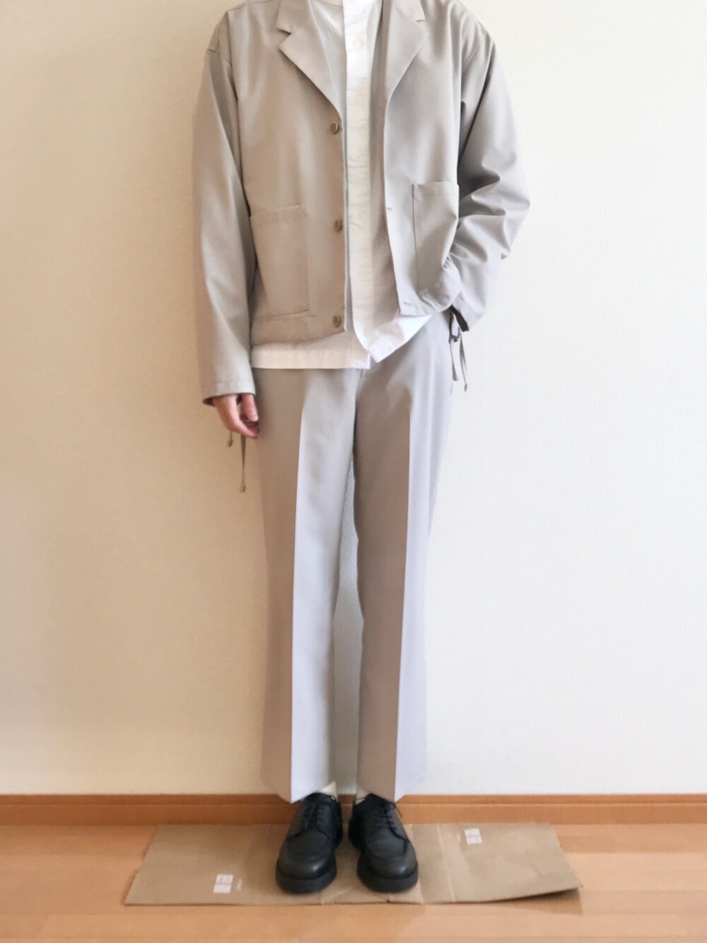 「おうちファッション、シンプルコーデ、春、休日スタイル、ユニクロ、大人カジュアル、ワイドパンツ」｜「MONKEY TIMEの＜monkey time＞ TW TWILL CPO SHIRT/シャツ（シャツ/ブラウス、ベージュ系）」を使った、yskさん（メンズ・178cm）の春コーディネートの1枚目の写真