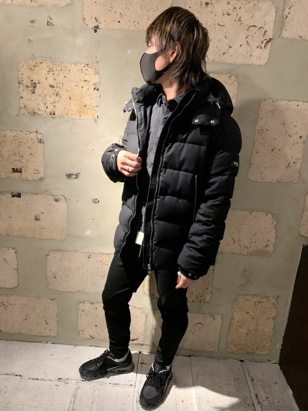 「B2nd、ビーセカンド、TATRAS、ダウンジャケット、surt、バンダナ、デニムパンツ、チェック、スニーカー、HIDNANDER」｜「TATRASのTATRAS（タトラス）AGORDO/アゴルド/ダウンブルゾン/MTKE20A4148（ダウンジャケット/コート、グレー系）」を使った、yuto。さん（メンズ・169cm）の秋コーディネートの1枚目の写真