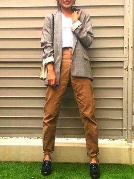 荒木奈央子さんのコーディネート