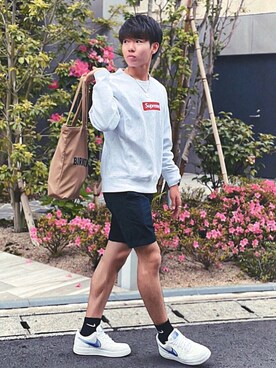 Supreme シュプリーム のスウェットを使ったメンズ人気ファッションコーディネート 季節 6月 8月 Wear