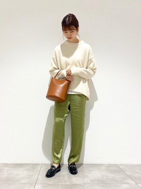 「サテンパンツ」｜「アイテム（ローファー）」を使った、aさん（レディース・168cm）の秋コーディネート