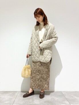 「白ニット」｜「アイテム（ノーカラージャケット）」を使った、aさん（レディース・168cm）の秋コーディネート