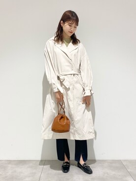 「巾着バッグ」｜「アイテム（トレンチコート）」を使った、aさん（レディース・168cm）の冬コーディネート