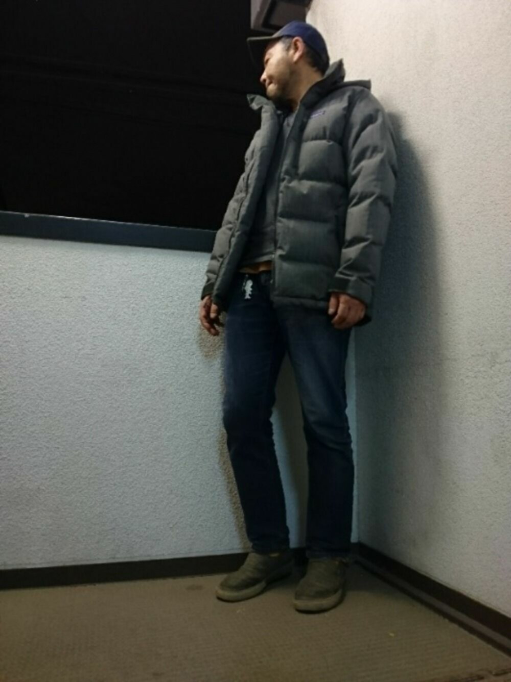 「オトナカジュアル、冬コーデ、休日スタイル、パタゴニア、patagonia」｜「patagoniaのMen's Double Down Parker（ダウンジャケット/コート、グレー系）」を使った、G'58さん（メンズ・177cm）の冬コーディネートの1枚目の写真