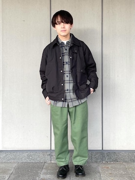 「coen（コーエン）のカツラギツータックワイドテーパードパンツ(デニムパンツ)＃（デニムパンツ、グリーン系）」を使った、coen しのぴーさん（メンズ・163cm）の冬コーディネート