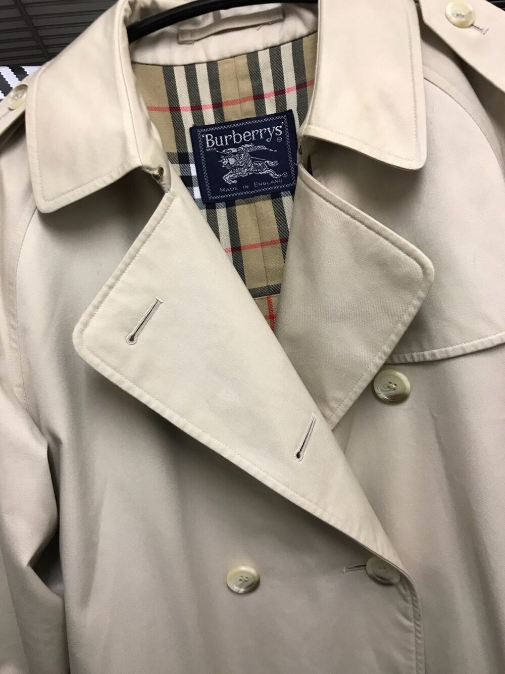 「古着、バーバリー、古着は出会い、90年代のもの」｜「BURBERRYのアイテム（トレンチコート、ベージュ系）」を使った、あんずさん（レディース・158cm）の春コーディネートの1枚目の写真