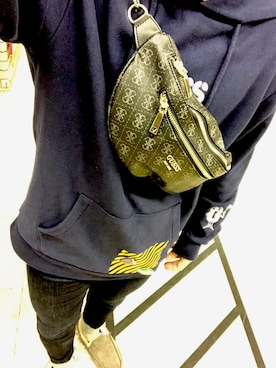 「Guess（ゲス）のアイテム（バッグ）」を使った、みつさん（メンズ・168cm）の秋コーディネート