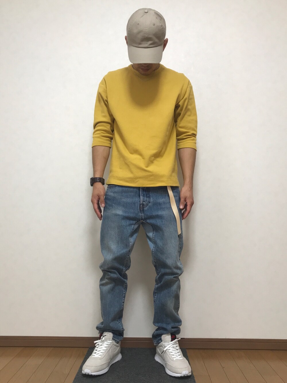 「NIKE、stranger things、ciaopanicTYPY、CIAOPANIC TYPY、NEWHATTAN、levi’s、NIXON、MONO-MART、秋コーデ、七分袖」｜「newhattanのnewhattan キャップ（キャップ、ベージュ系）」を使った、DAISUKEさん（メンズ・166cm）の秋コーディネートの1枚目の写真
