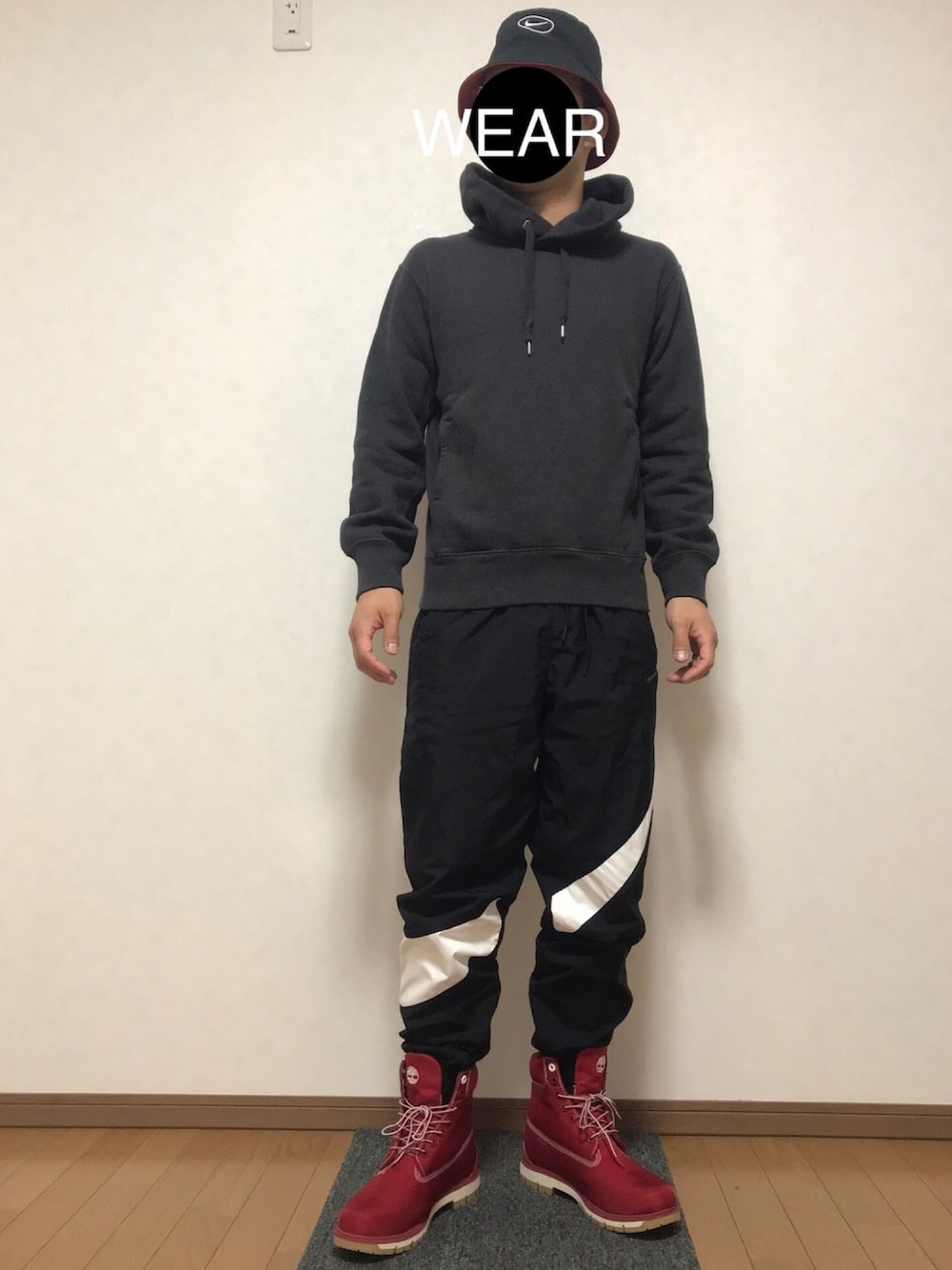 「Timberland、ティンバーランド、NIKE、ユニクロ、UNIQLO、UNIQLO U、ブーツ、秋コーデ」｜「NIKEのナイキ スポーツウェア スウッシュ ウィメンズ バケット キャップ（ハット、ブラック系）」を使った、DAISUKEさん（メンズ・166cm）の秋コーディネートの1枚目の写真