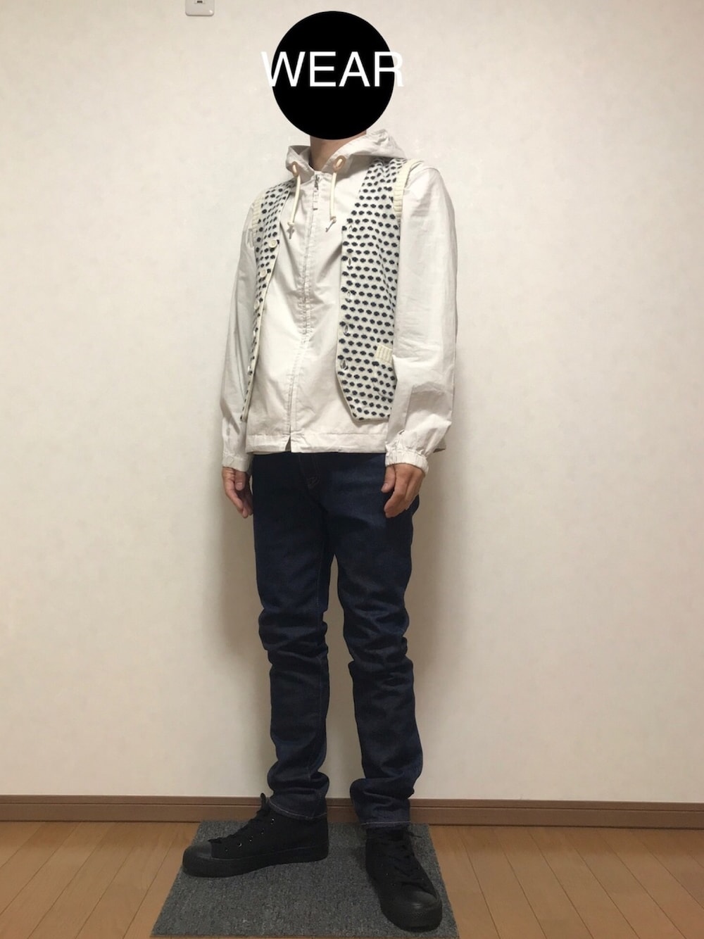 「CIAOPANIC TYPY、チャオパニックティピー(CIAOPANIC TYPY)、リーバイス、Levi's、マウンテンパーカー、低身長、おしゃれさんと繋がりたい、スニーカー、ニットベスト、SVEC(SVEC)」｜「CIAOPANIC TYPYの40タイプライターフードブルゾン（マウンテンパーカー、ホワイト系）」を使った、DAISUKEさん（メンズ・166cm）の秋コーディネートの1枚目の写真