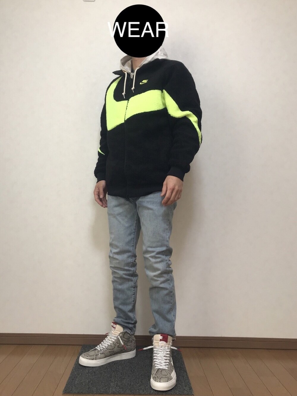 「NIKE、ボア、ボアジャケット、ビッグスウッシュ、スニーカー、CIAOPANIC TYPY、マウンテンパーカー、お洒落さんとつながりたい、リーバイス、スキニーデニム」｜「NIKEのナイキ スポーツウェア メンズ フルジップ スウッシュ ジャケット（その他アウター、ブラック系）」を使った、DAISUKEさん（メンズ・166cm）の冬コーディネートの1枚目の写真