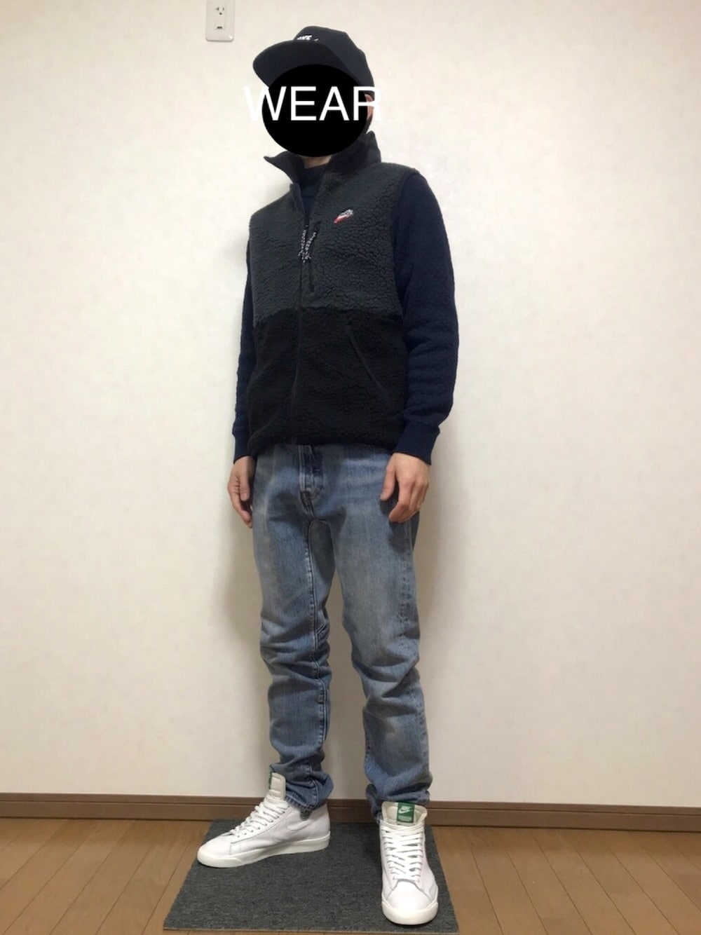 「冬アウター着回しチャレンジ、おしゃれさんと繋がりたい、ボア、モックネック、シンプル、NIKE、ナイキ、UNIQLO、ユニクロ、Levi's」｜「NIKEの＜NIKE＞ CRAZY FLC VEST/ベスト（ベスト、ブラック系）」を使った、DAISUKEさん（メンズ・166cm）の冬コーディネートの1枚目の写真