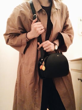 「ハーフムーンバック」｜「アイテム（ステンカラーコート）」を使った、marikaさん（レディース・165cm）の春コーディネート
