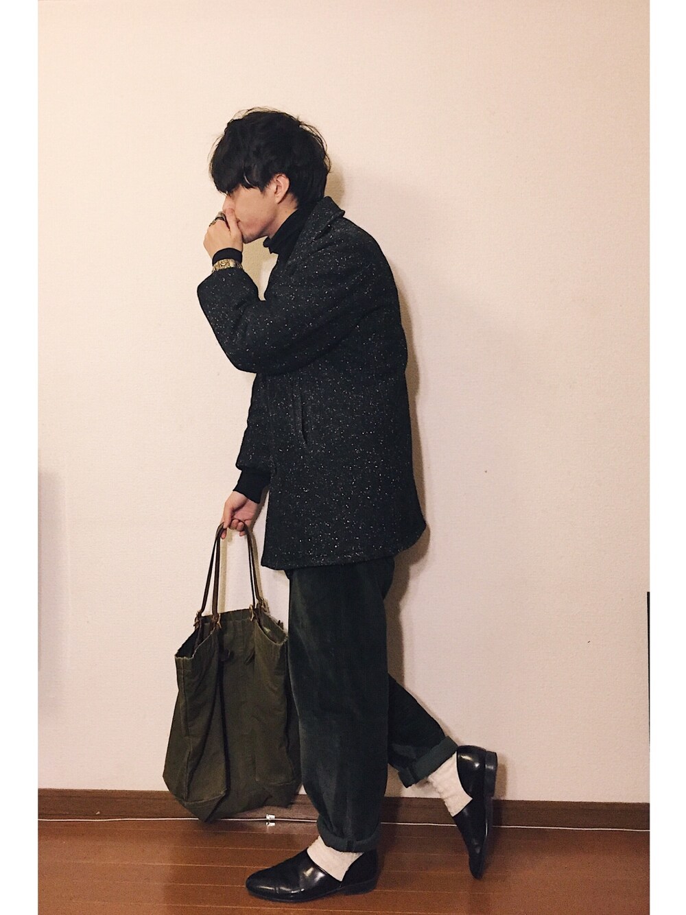 「おしゃれさんと繋がりたい、休日スタイル、冬、ワイドパンツ、ロールアップ、革靴、古着、モノトーン、ピーコート、タートルネック」｜「schottのアイテム（ピーコート、ブラック系）」を使った、old_goldさん（メンズ・170cm）の冬コーディネートの1枚目の写真