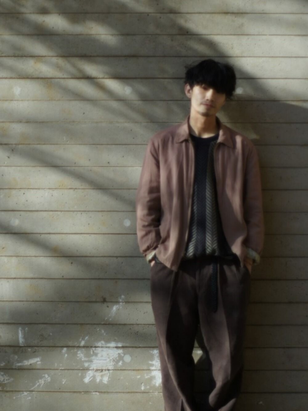 「パステル映える春、春コーデ、スニーカー、ビッグシルエット、シンプル、古着、ラフ、ootd、カジュアル、ギャバジン」｜「McGREGORのアイテム（ブルゾン、ピンク系）」を使った、old_goldさん（メンズ・170cm）の春コーディネートの1枚目の写真