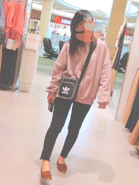 「アディダスオリジナルス」｜「アイテム（パンプス）」を使った、RUIさん（レディース・163cm）の春コーディネート