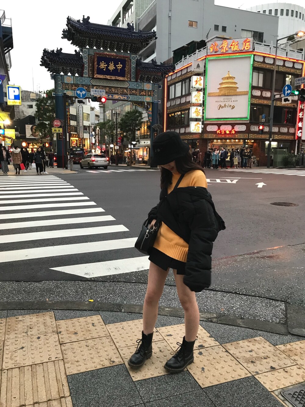 「冬のコーデ、おしゃれさんと繋がりたい、ootd、ニット、いいね、save、フォローお願いします🤑」｜「jouetieのBIGカラーフードダウン（ダウンジャケット/コート、ブラック系）」を使った、cocoさん（レディース・165cm）の冬コーディネートの1枚目の写真